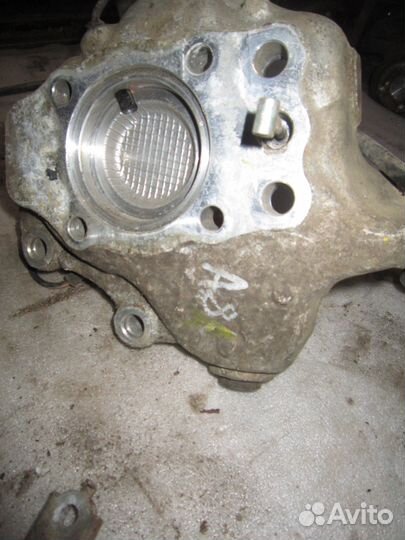 Хонда Аккорд 8 Задний кулак R+L