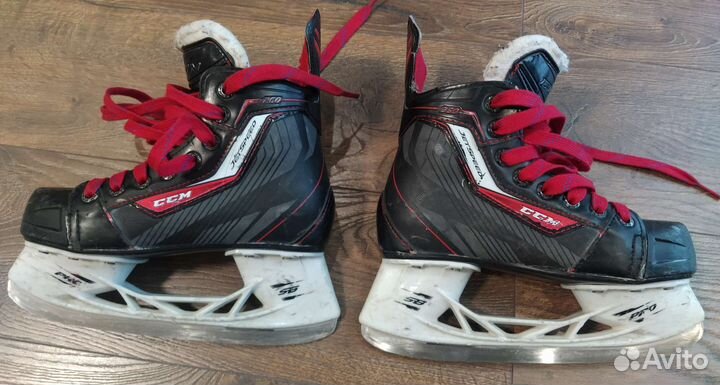Коньки хоккейные CCM