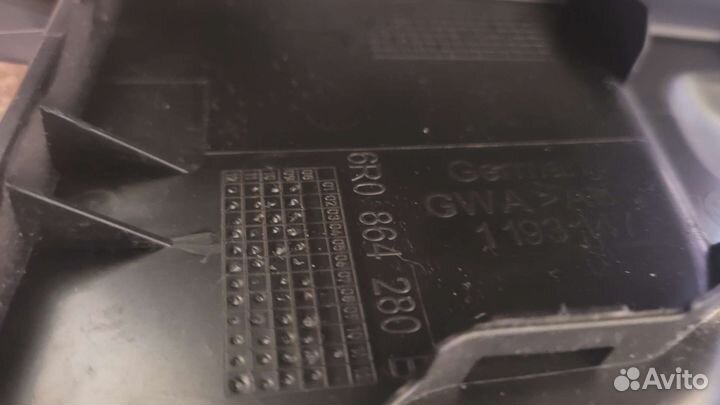 Пластик подлокотника Volkswagen Polo sedan 5