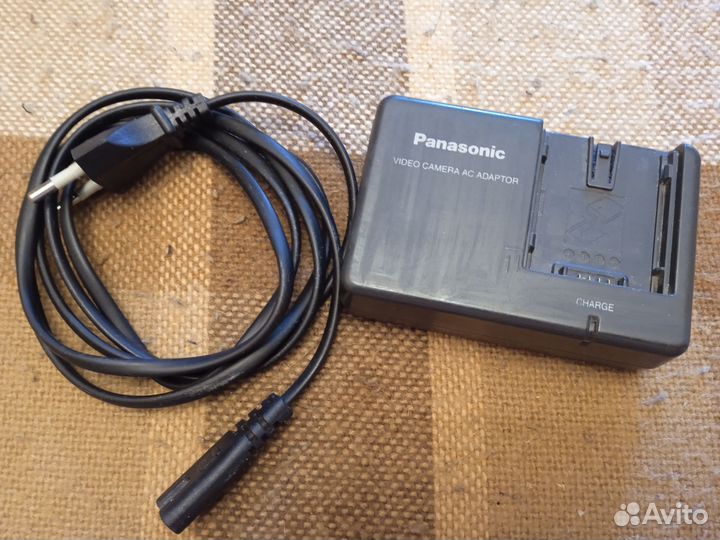 Зарядное устройство Panasonic для аккумуляторов