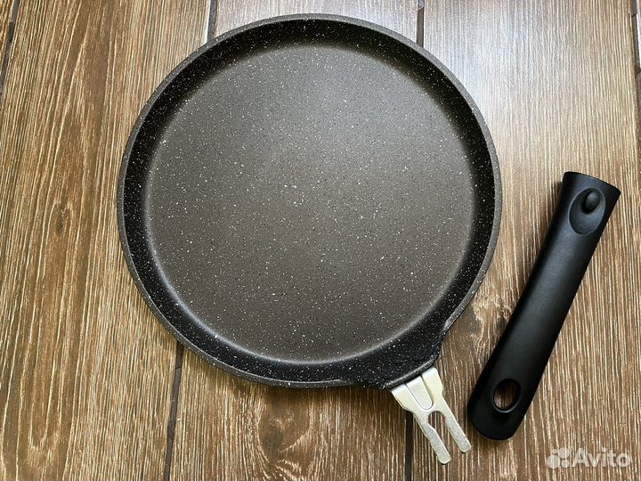 Новая Сковорода блинная kukmara 24см