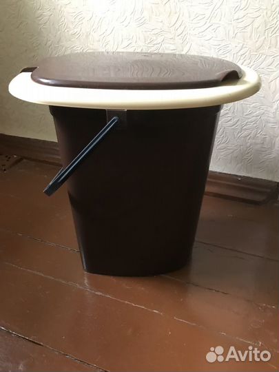 Ведро пластиковое с санитарным оснащением