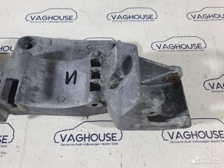 Кронштейн генератора Volkswagen Golf MK4 1.6 2001