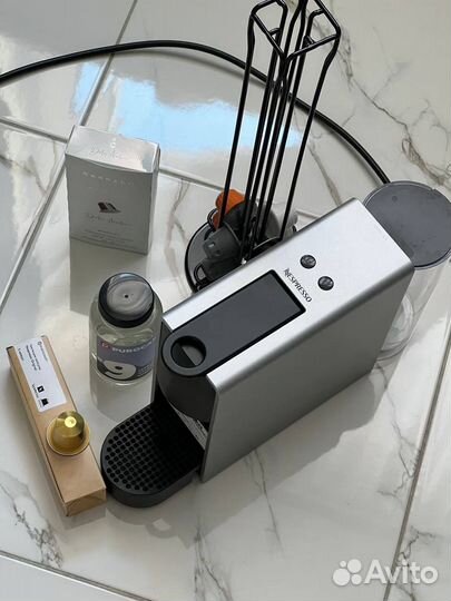 Кофемашина Nespresso C30 Essenza Mini