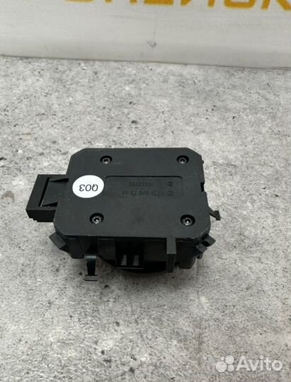 Кнопка передняя левая Mercedes-Benz Glk300 X204