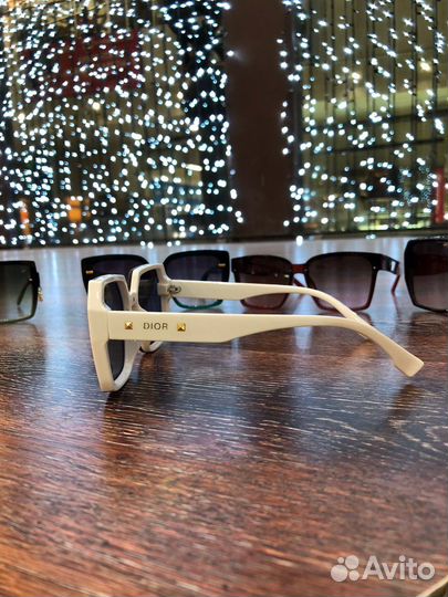 Солнцезащитные очки