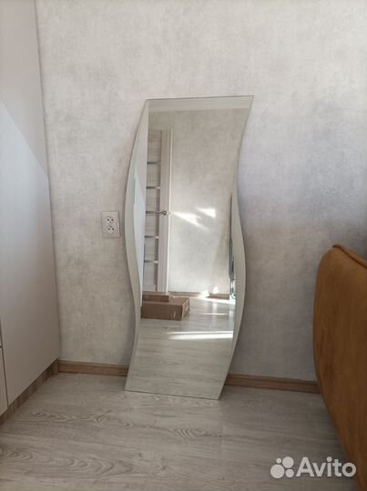 Зеркало настенное