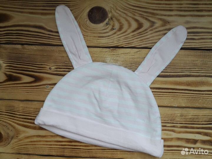 Шапка с ушами кролика