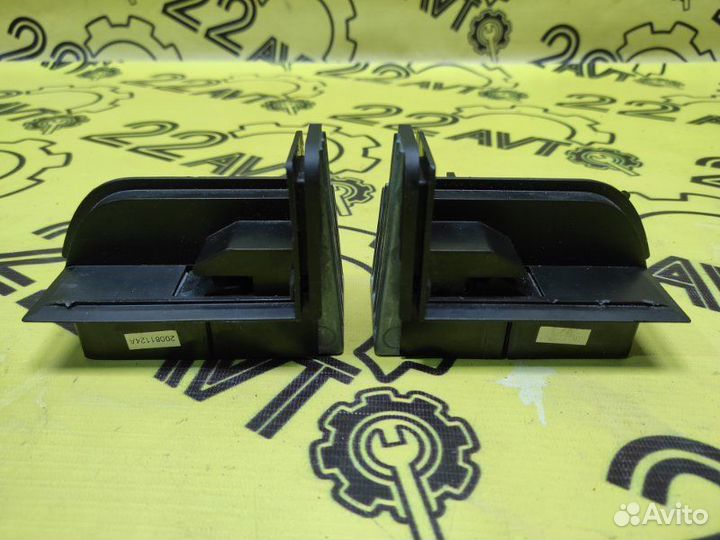 Крепление полки багажника Bmw X5 E70 N52B30