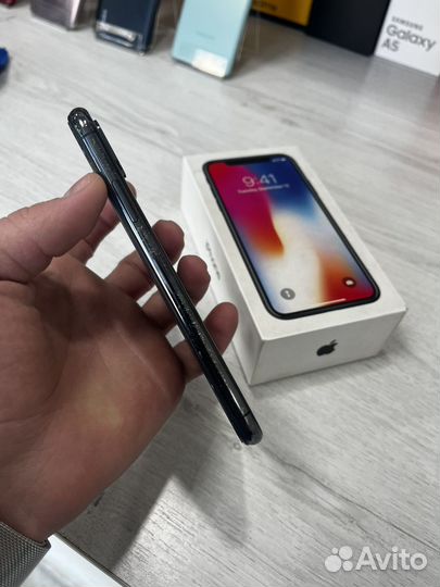 iPhone X, 64 ГБ