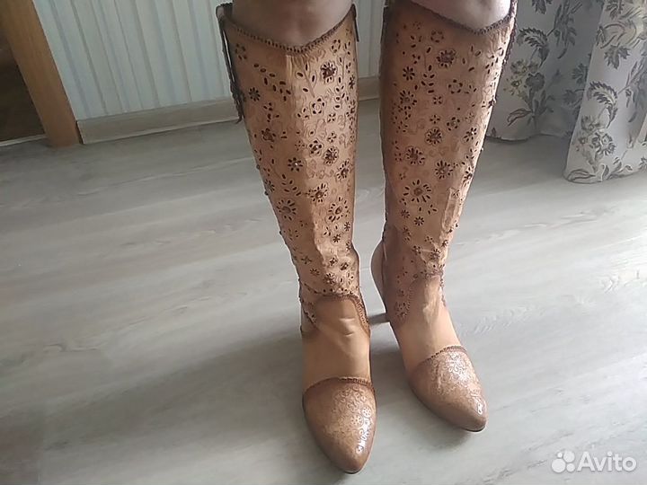 Сапоги новые,нарядные