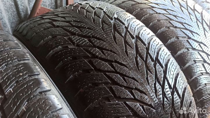 Nokian Tyres Hakkapeliitta R3 295/40 R21