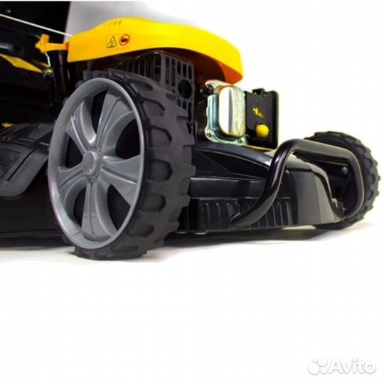 Бензиновая газонокосилка для ухода за лужайкой Cha