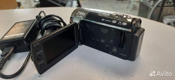Видеокамера Panasonic SDR-T50