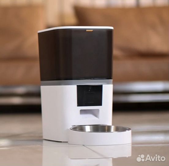 Автоматическая кормушка для кошек и собак