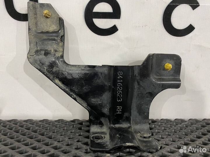 Кронштейн (крепление) Volvo FH4 84162623