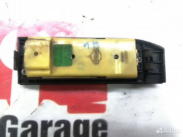 Блок управления стеклоподъемниками Nissan