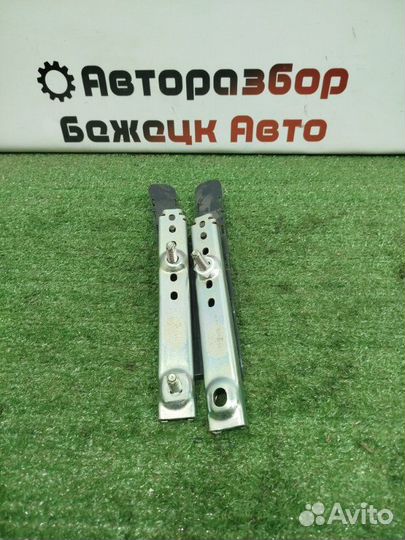Механизм регулировки ремня безопасности передний