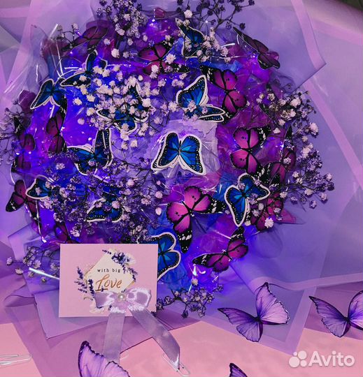 Букет из бабочек и гипсофил