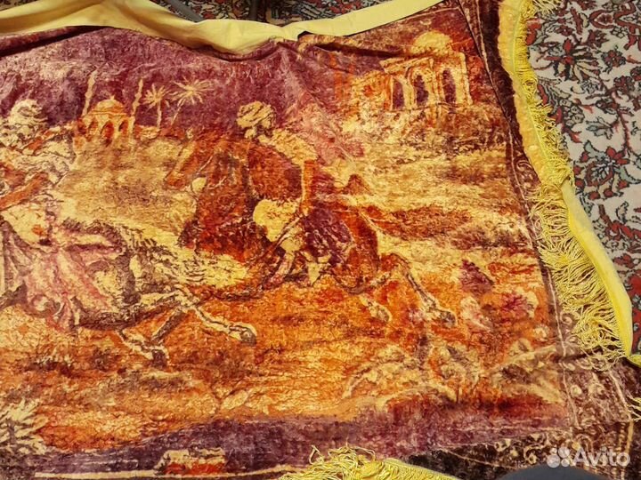 Плюшевая скатерть и бархатный ковёр старинные