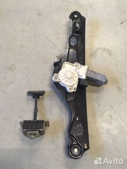 Стеклоподъемник задний правый Mercedes w211