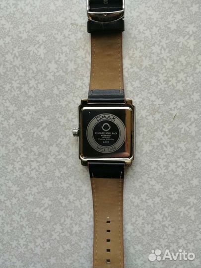 Часы. omax since 1946