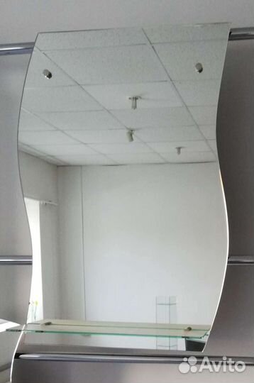 Зеркало с полкой