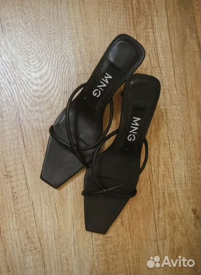 Босоножки, мюли 37 Mango