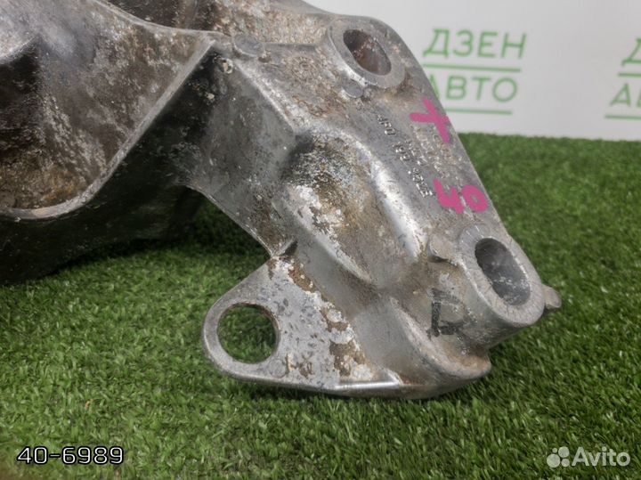 Кронштейн двигателя правый Audi A6 C6