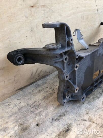 Подрамник VW Passat B7