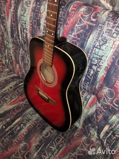 Акустическая гитара 