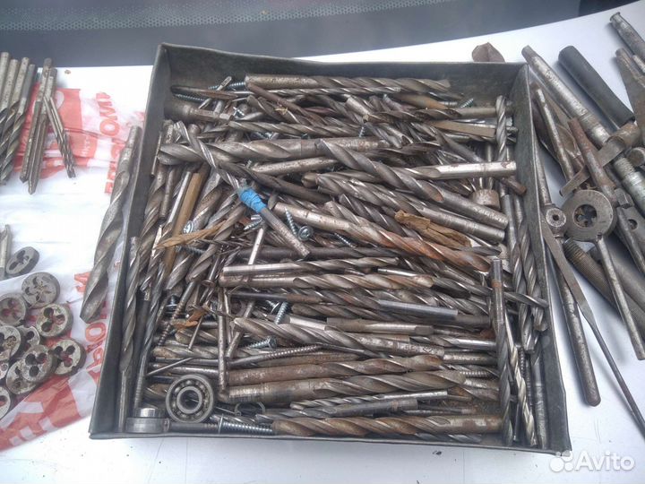 Сверла по металлу СССР, метчики, резцы, напильник
