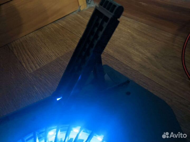 Охлаждающая подставка для ноутбука Dexp