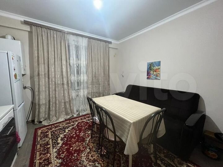 3-к. квартира, 80 м², 2/5 эт.