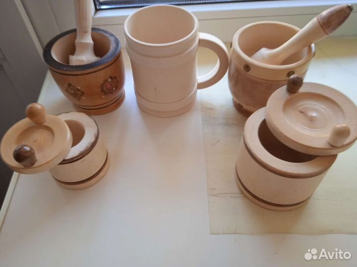Посуда из дерева, ступки, солонки, кружка