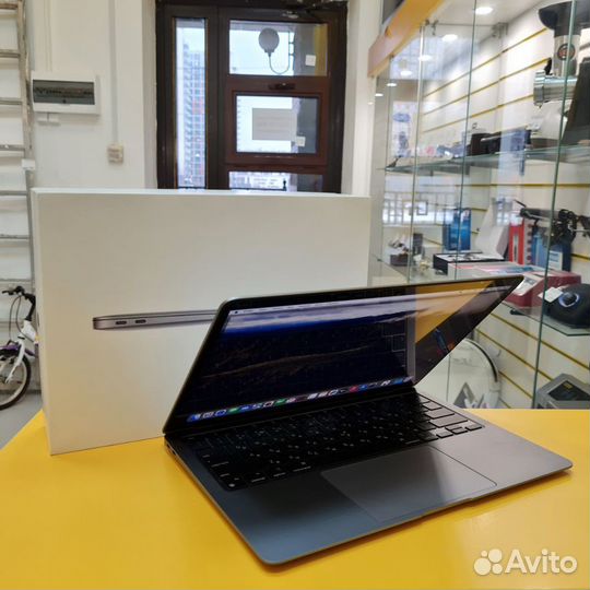 Ноутбук Apple MacBooK Air 13-inch 2020 M1 8/256 гб