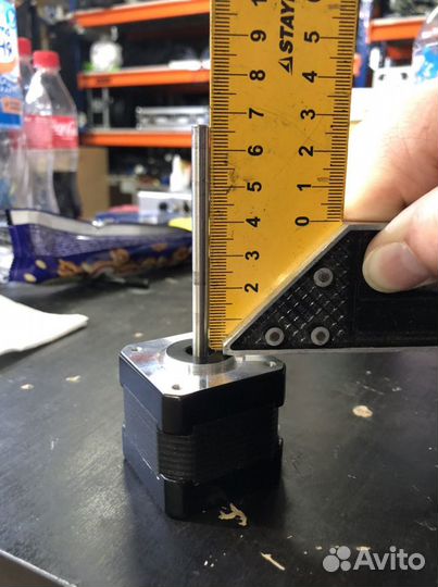 Шаговый двигатель