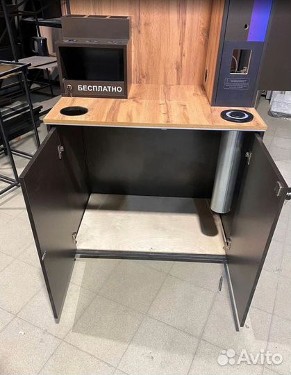 Кофейня самообслуживания. Стойка