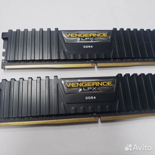 Оперативная память DDR4 16Gb Corsair 2400 (2x8Gb)