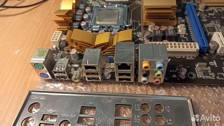 Материнская плата 775