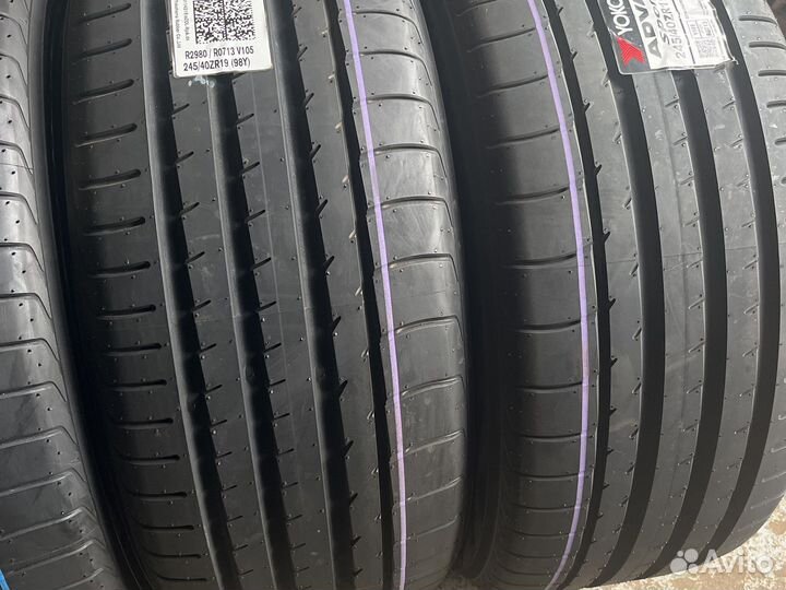 Yokohama Advan Sport V105S 245/40 R19 и 275/35 R19 96Y