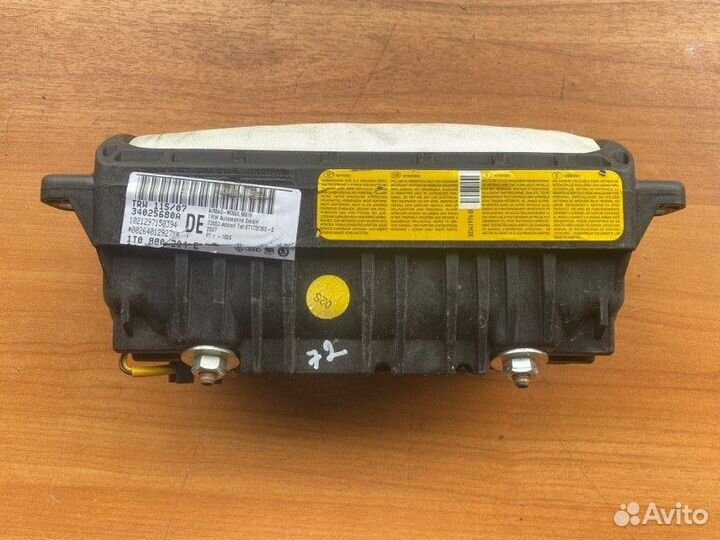 Подушка безопасности пассажира Vw Touran вsx 2007