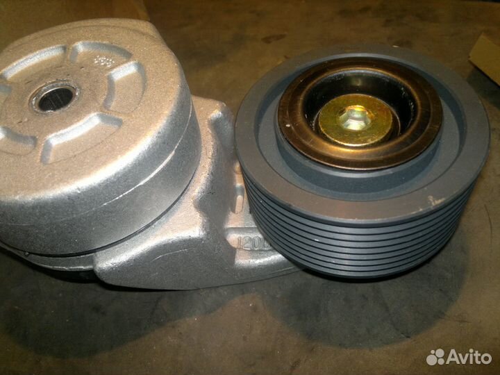 Натяжитель приводного ремня