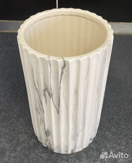 Ваза керамическая Модерн «Белый мрамор»