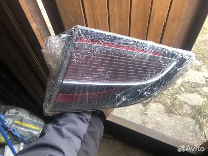 Фонарь задний mazda