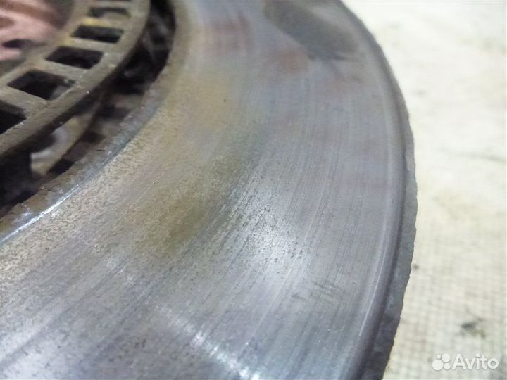 Диск тормозной передний Mitsubishi Pajero V25W