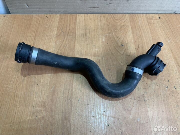 Нижний патрубок радиатора n46 Bmw e90