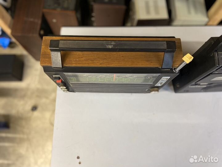 Радиоприемник и магнитофон