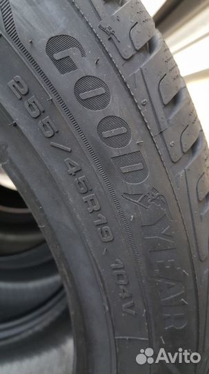 Goodyear UltraGrip Performance+ 255/45 R19