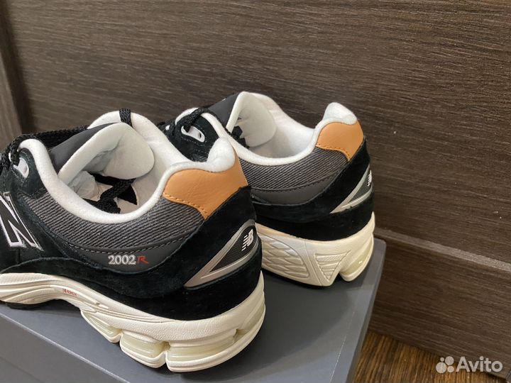 Кроссовки New Balance 2002R оригинал 43
